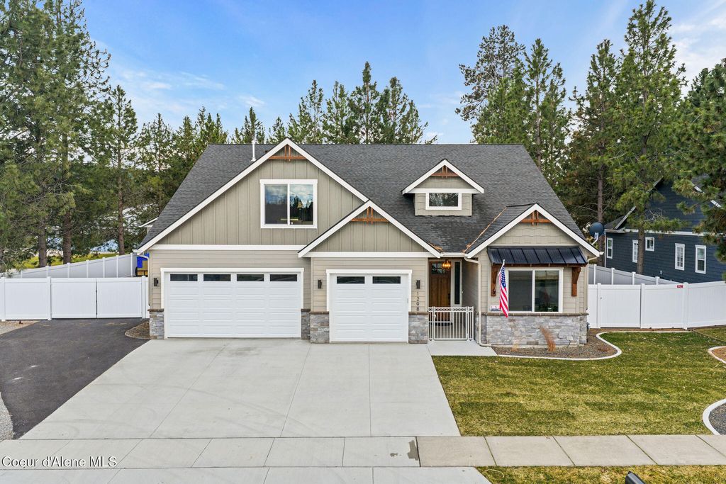 Photo of 1298 HOFFMAN Ave, Coeur dAlene, ID 83815 (MLS # 26-3778)