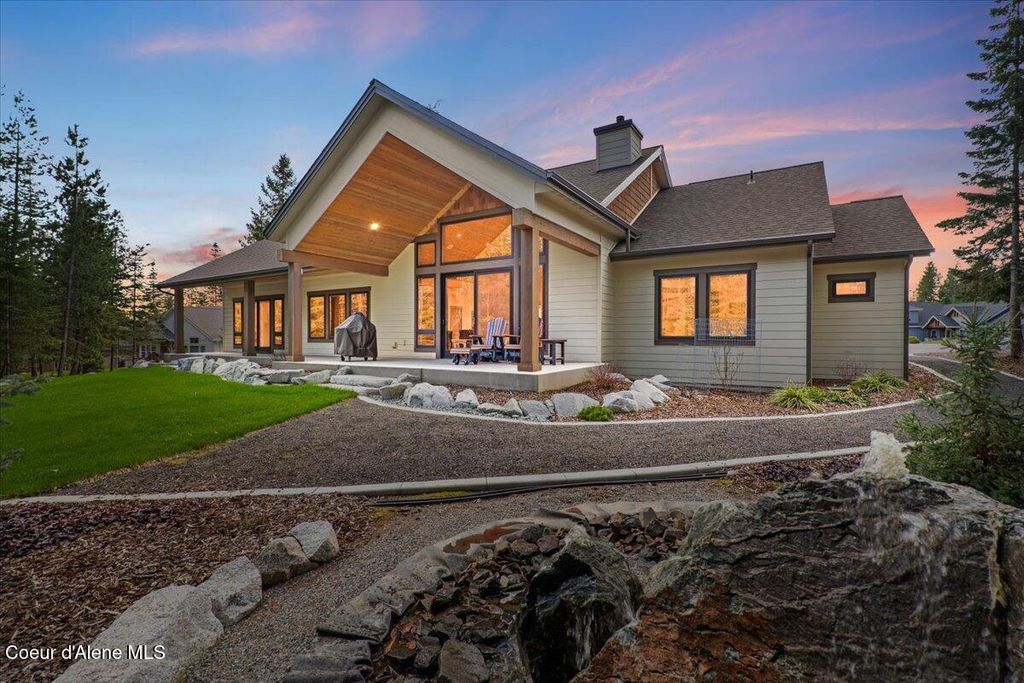 Photo of 3544 WINRAY Dr, Hayden, ID 83835 (MLS # 26-3207)