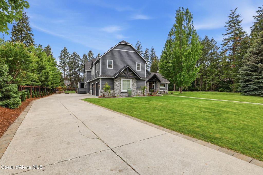 Photo of 1510 Pebblestone CT, Hayden, ID 83835 (MLS # 26-5404)