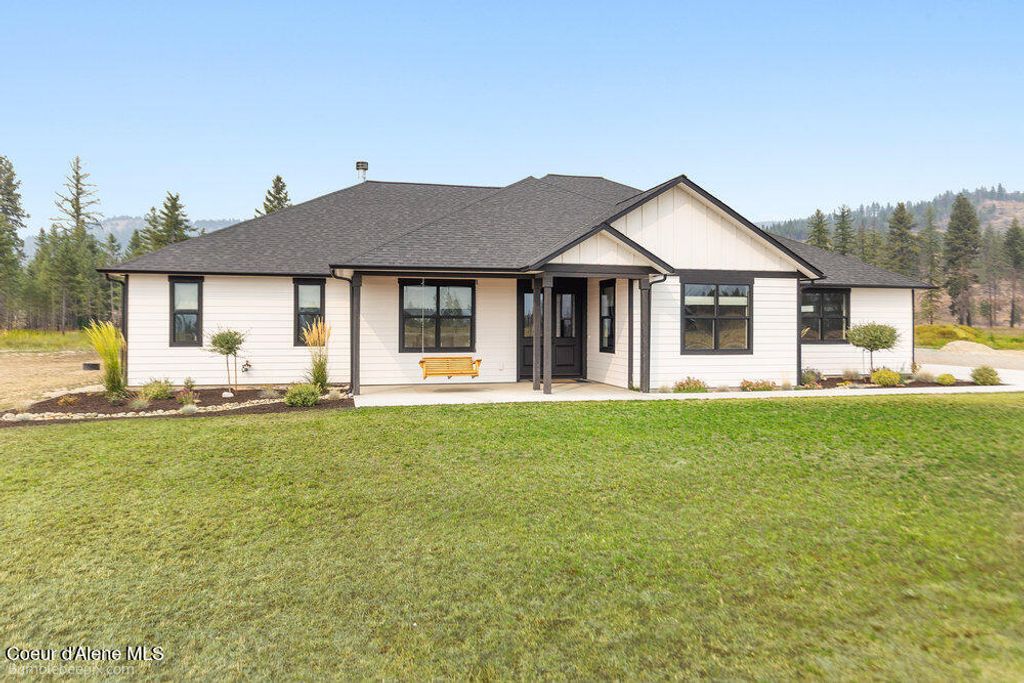 Photo of 47 Stetson Ct, Blanchard, ID 83804 (MLS # 25-9308)