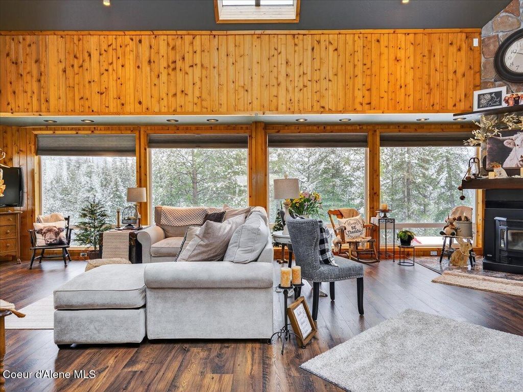 Photo of 483 Paradise, Pinehurst, ID 83850 (MLS # 26-2363)