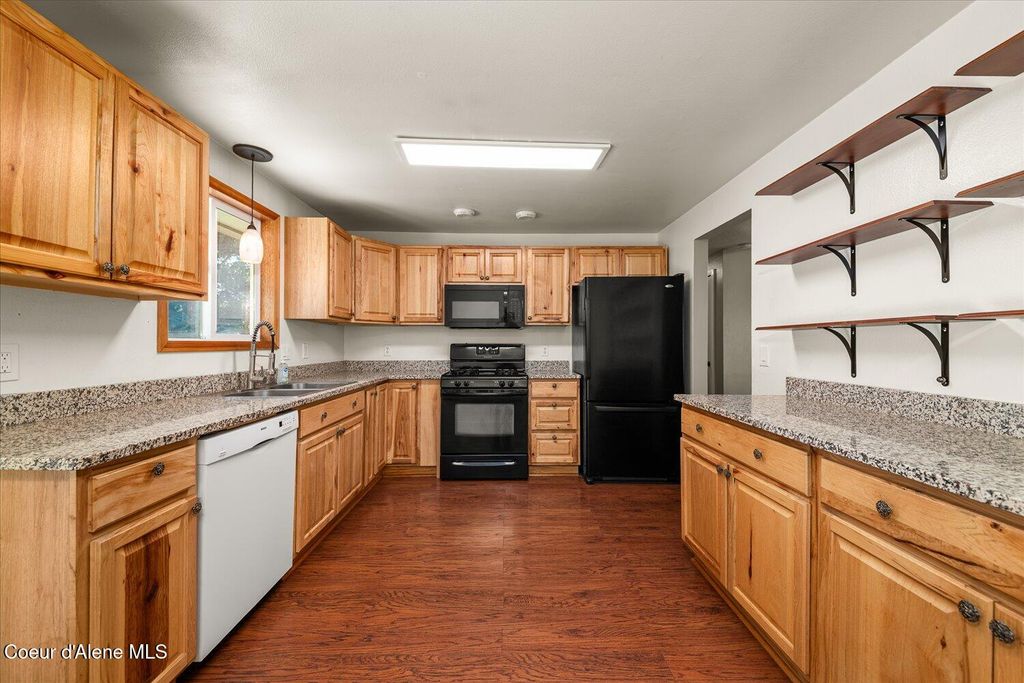 Photo of 105 Bentley Pl, Post Falls, ID 83854 (MLS # 25-9775)