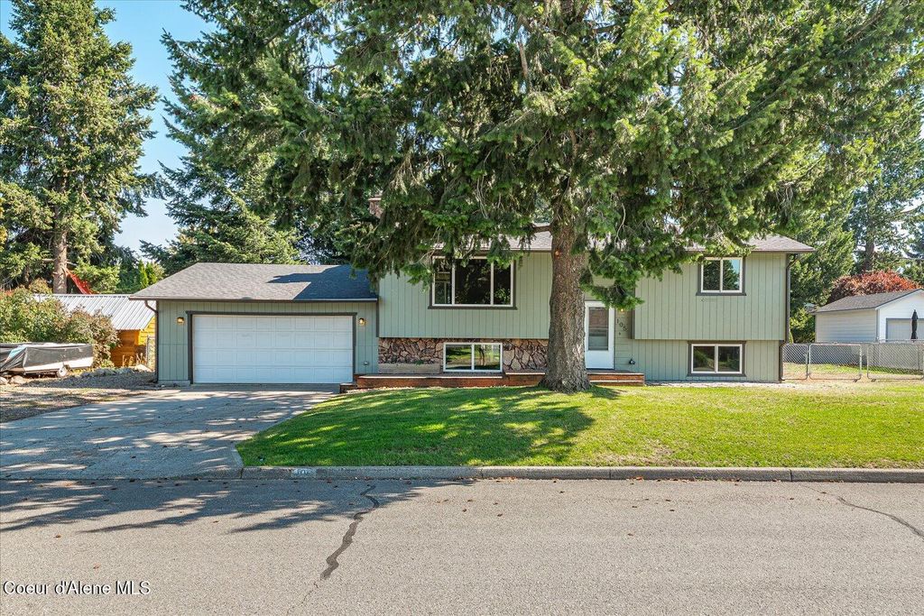 Photo of 105 Bentley Pl, Post Falls, ID 83854 (MLS # 25-9775)