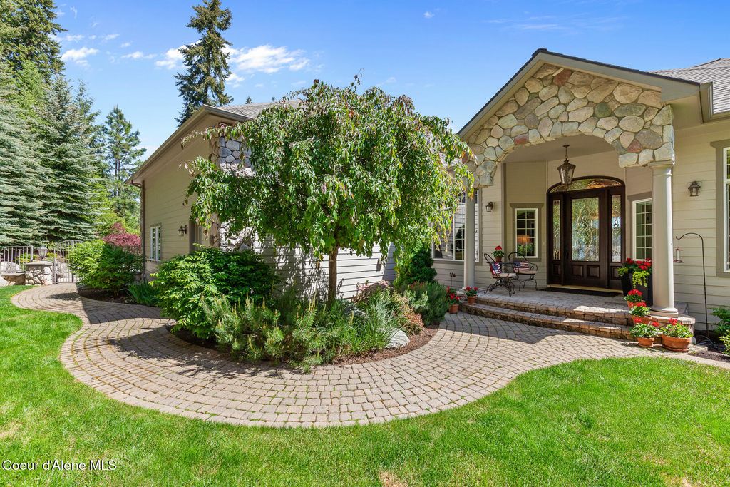 Photo of 555 Harbor View View, Coeur dAlene, ID 83814 (MLS # 26-5333)