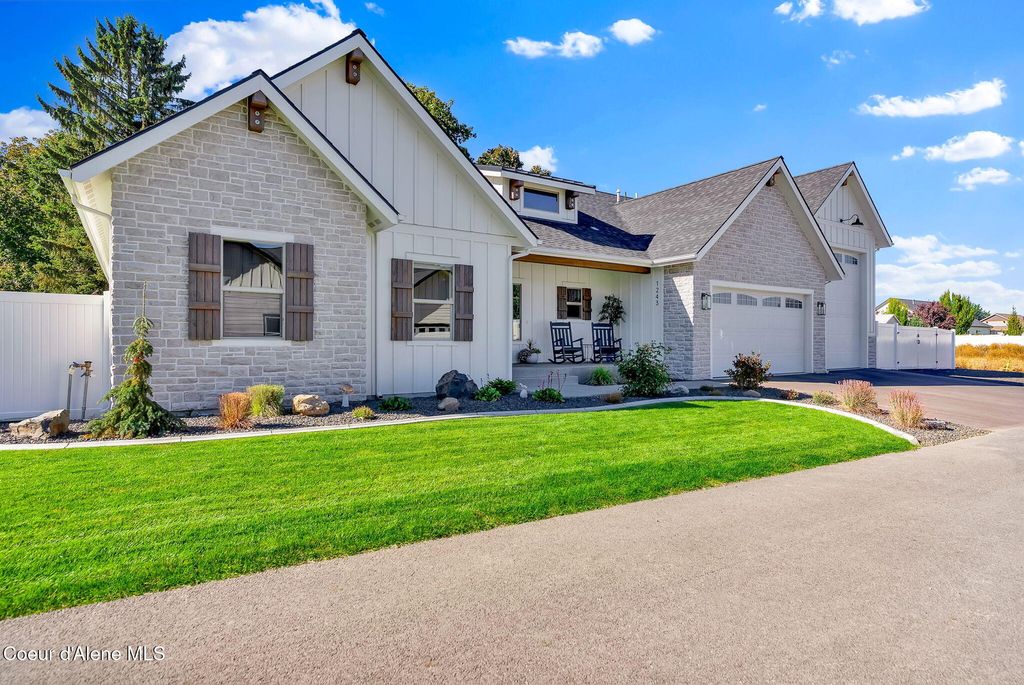 Photo of 1243 ORCHARD Ave, Hayden, ID 83835 (MLS # 25-10229)
