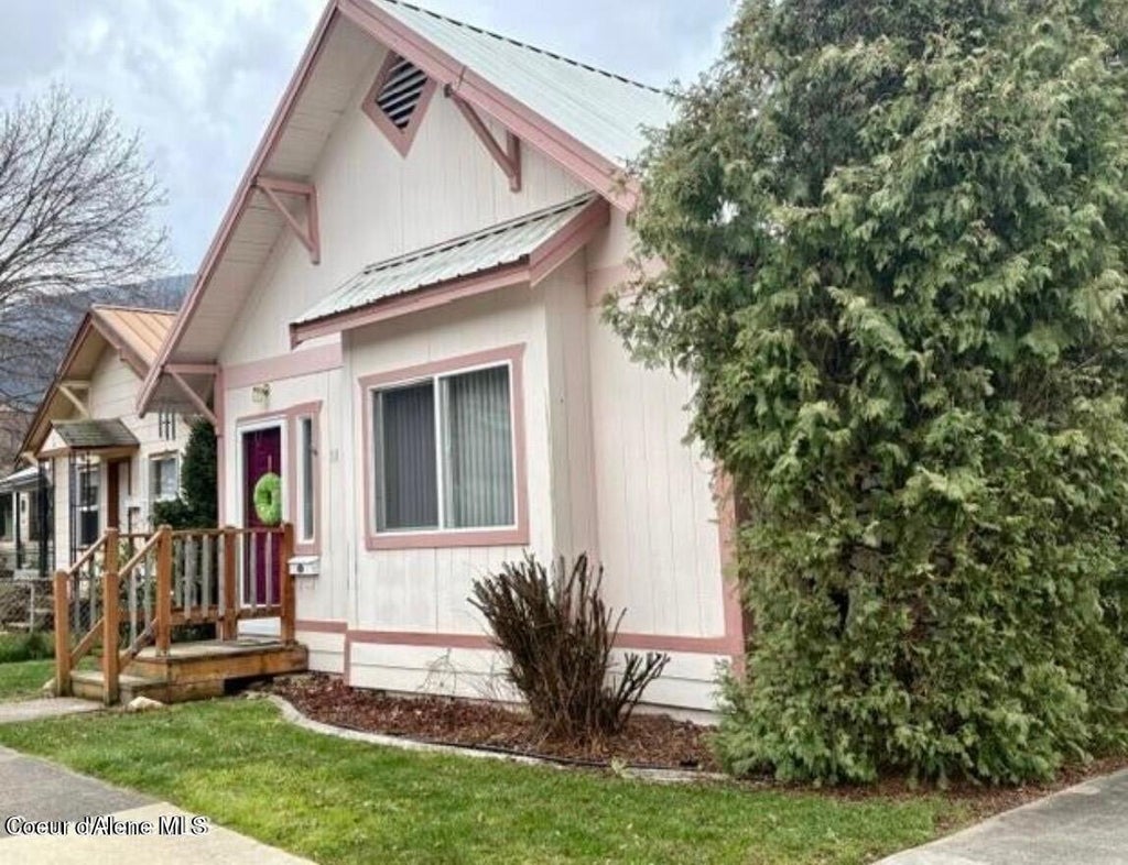Photo of 11 Mission Ave, Kellogg, ID 83837 (MLS # 26-9979)