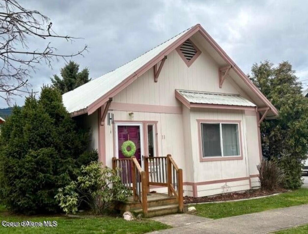 Photo of 11 Mission Ave, Kellogg, ID 83837 (MLS # 26-9979)