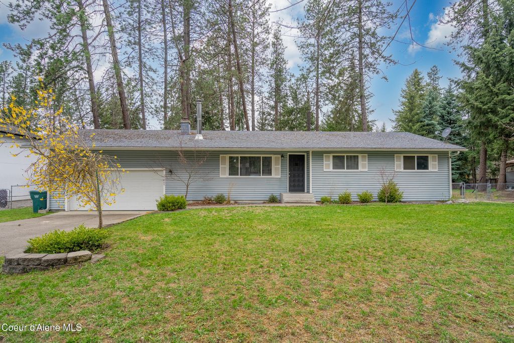 Photo of 11865 Forest Rd, Hayden, ID 83835 (MLS # 26-3561)