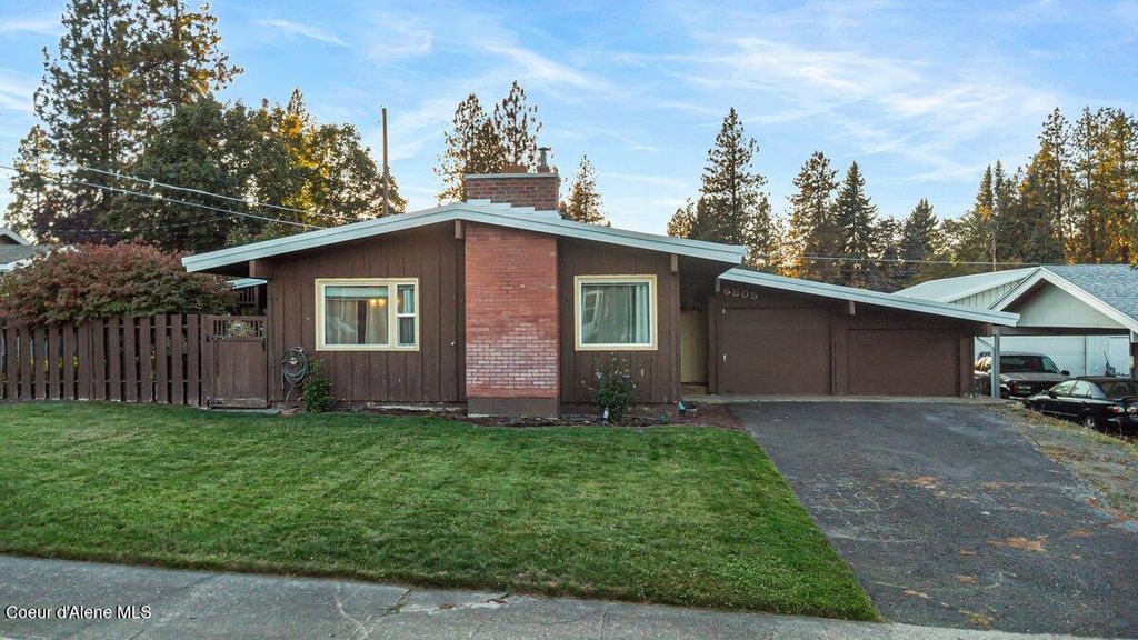 Photo of 6805 Lincoln St, Spokane, WA 99208 (MLS # 25-10207)
