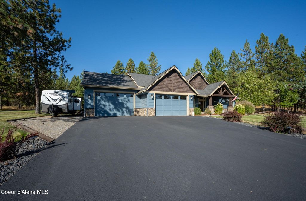 Photo of 6125 SHIRAS Rd, Coeur dAlene, ID 83814 (MLS # 25-9836)