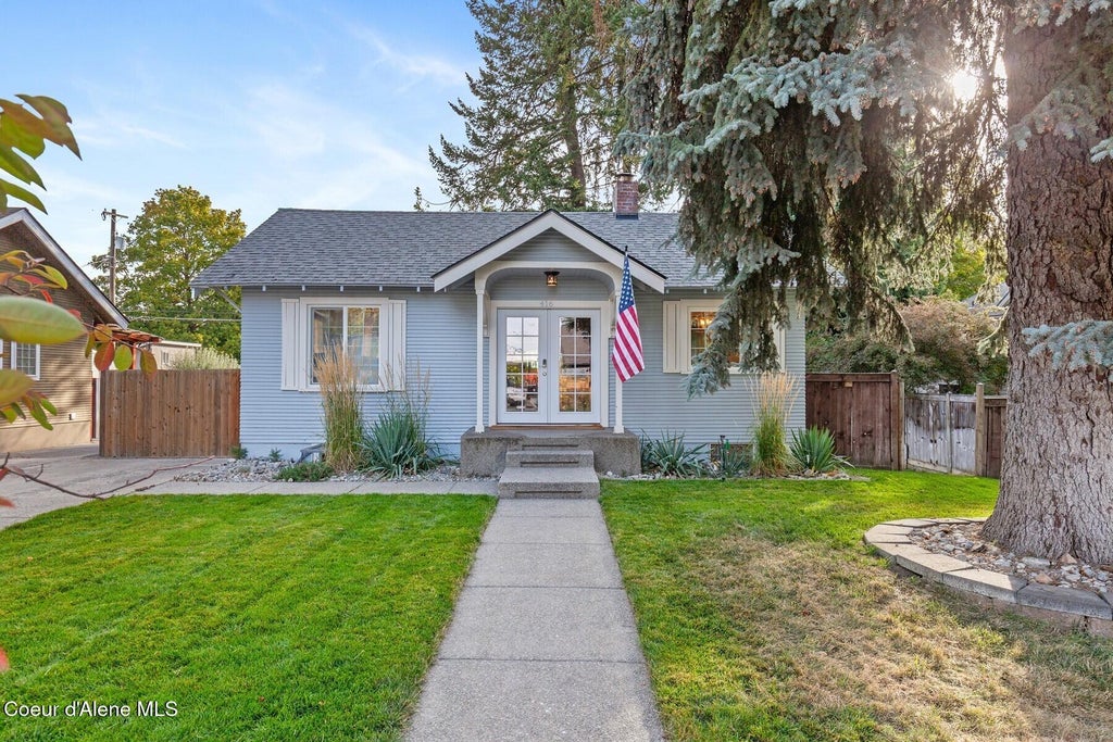 Photo of 416 11th St, Coeur dAlene, ID 83814 (MLS # 26-10069)