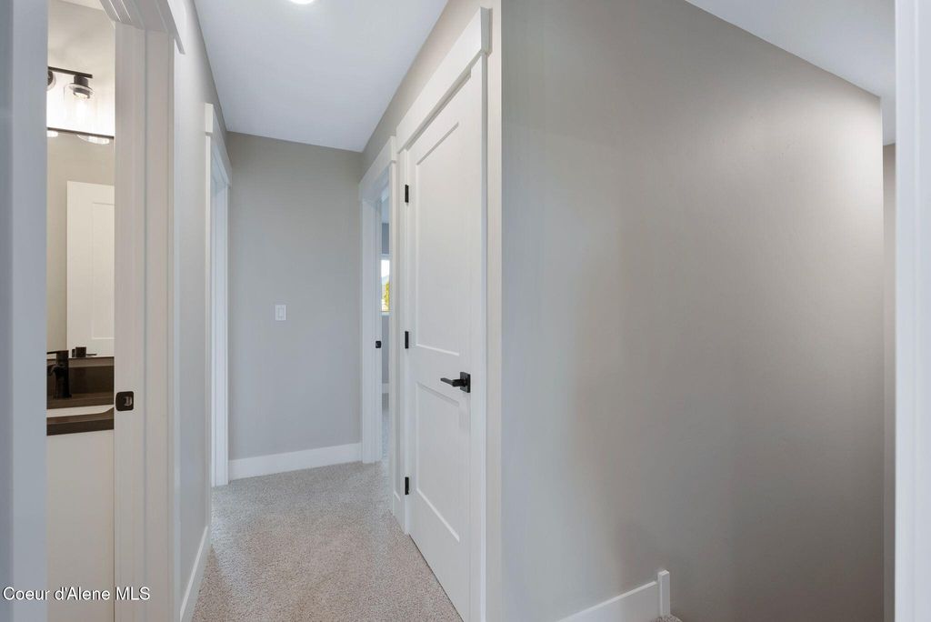 Photo of 1679 Onyx Ct, Sandpoint, ID 83864 (MLS # 25-10851)