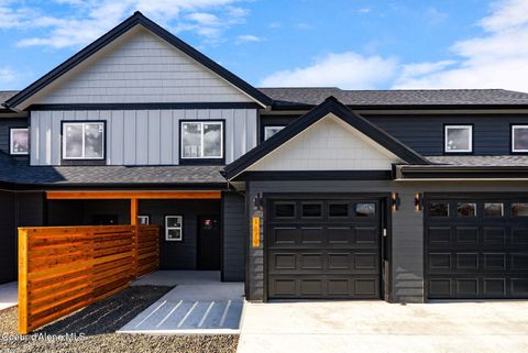 Photo of 1679 Onyx Ct, Sandpoint, ID 83864 (MLS # 25-10851)