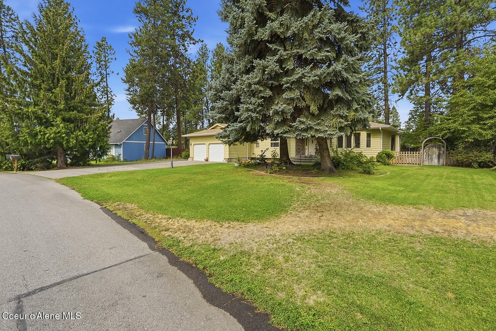 Photo of 5512 Parkwood CIR, Coeur dAlene, ID 83815 (MLS # 26-9178)