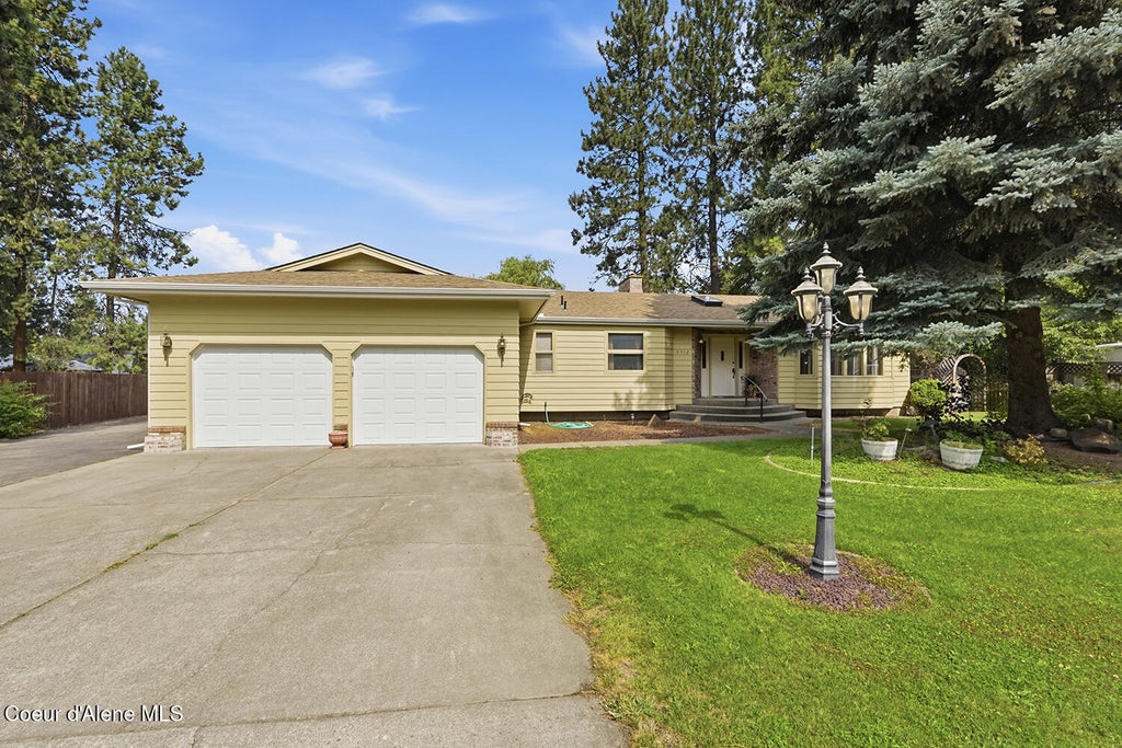 Photo of 5512 Parkwood CIR, Coeur dAlene, ID 83815 (MLS # 26-9178)