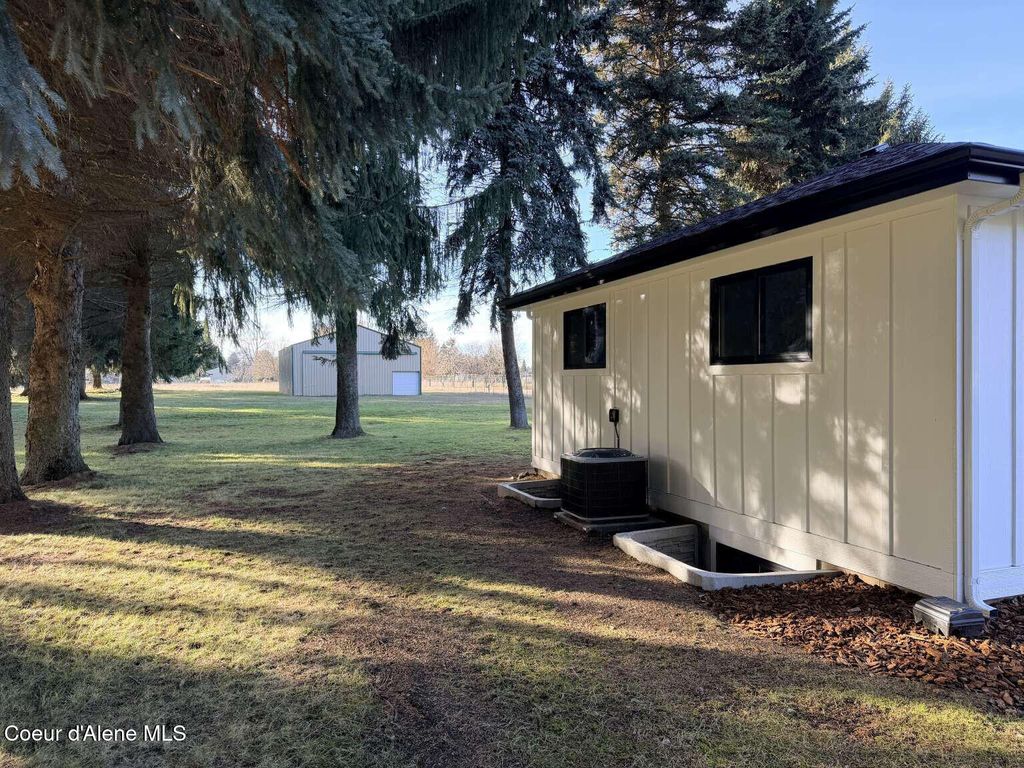 Photo of 5815 17th St, Dalton Gardens, ID 83815 (MLS # 26-1442)