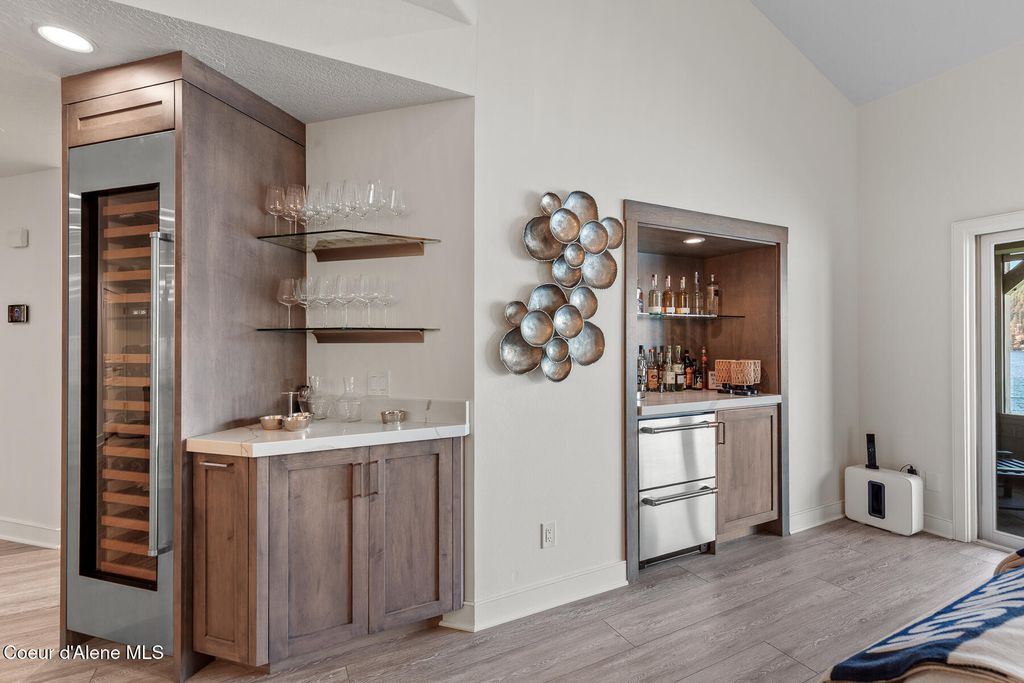 Photo of 4549 Arrow Point Point #APT 303, Harrison, ID 83833 (MLS # 26-4066)