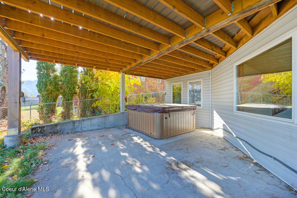 389 Campbell Point, Laclede, Idaho image 31