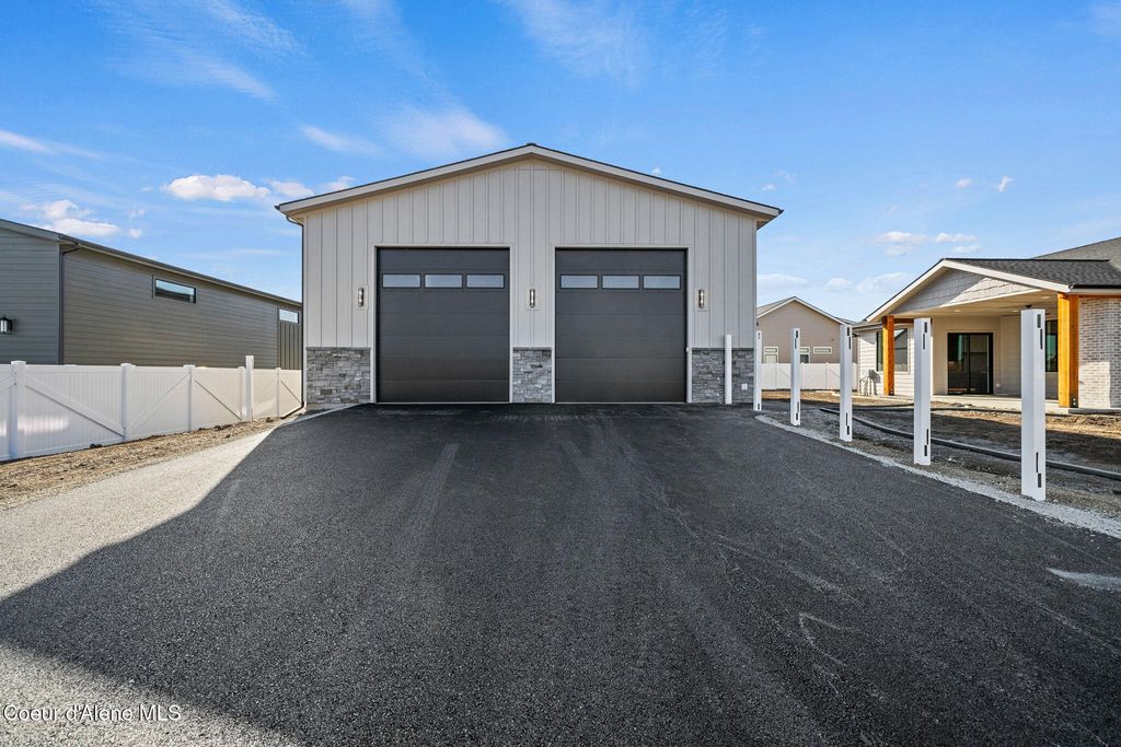 Photo of 8118 Ferguson Ln, Rathdrum, ID 83858 (MLS # 26-3347)