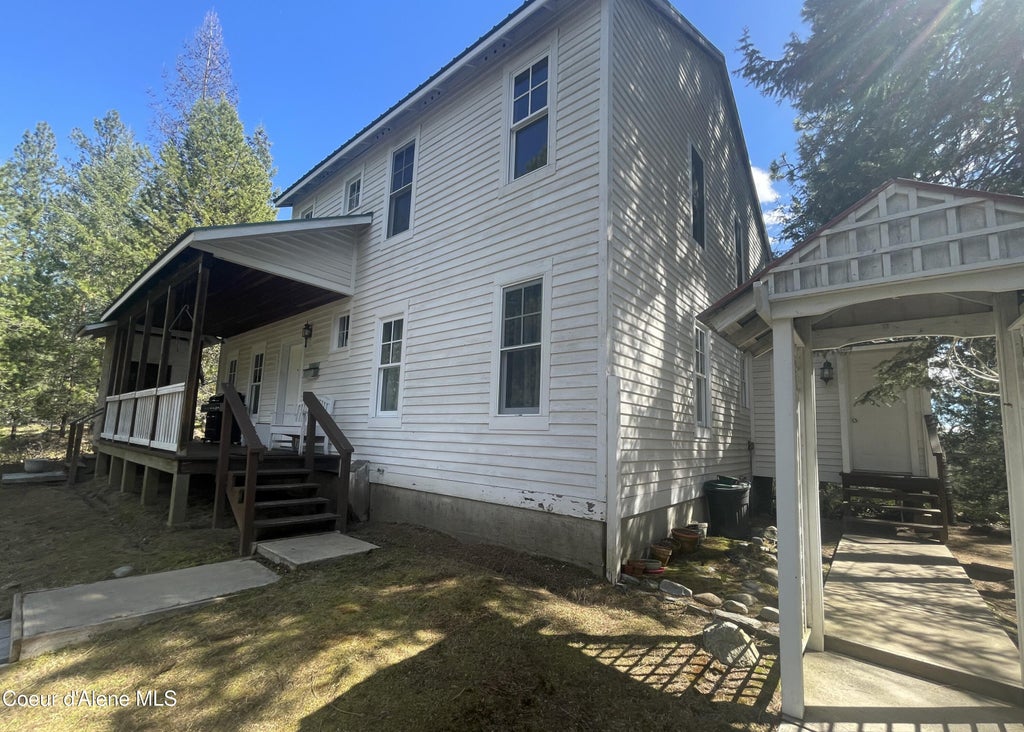 Photo of 631 Wolverine Rd, Moyie Springs, ID 83845 (MLS # 26-9428)