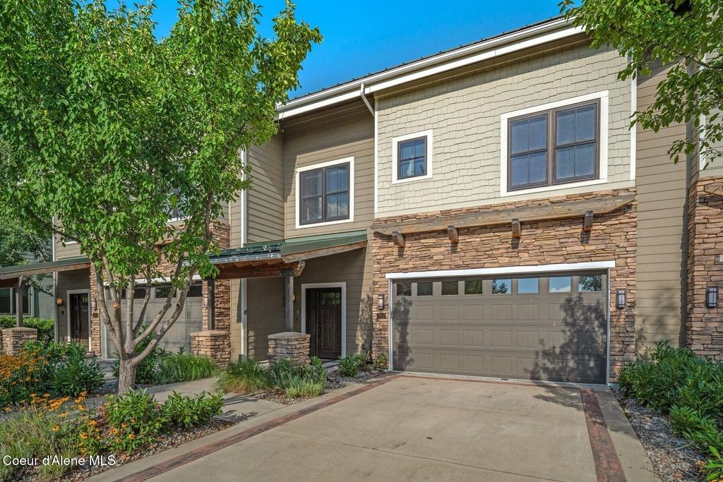 Photo of 606 Sandpoint Ave, Sandpoint, ID 83864 (MLS # 25-8841)