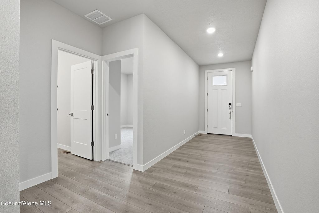 Photo of 6999 Coeur Terre Blvd, Coeur dAlene, ID 83815 (MLS # 26-1341)