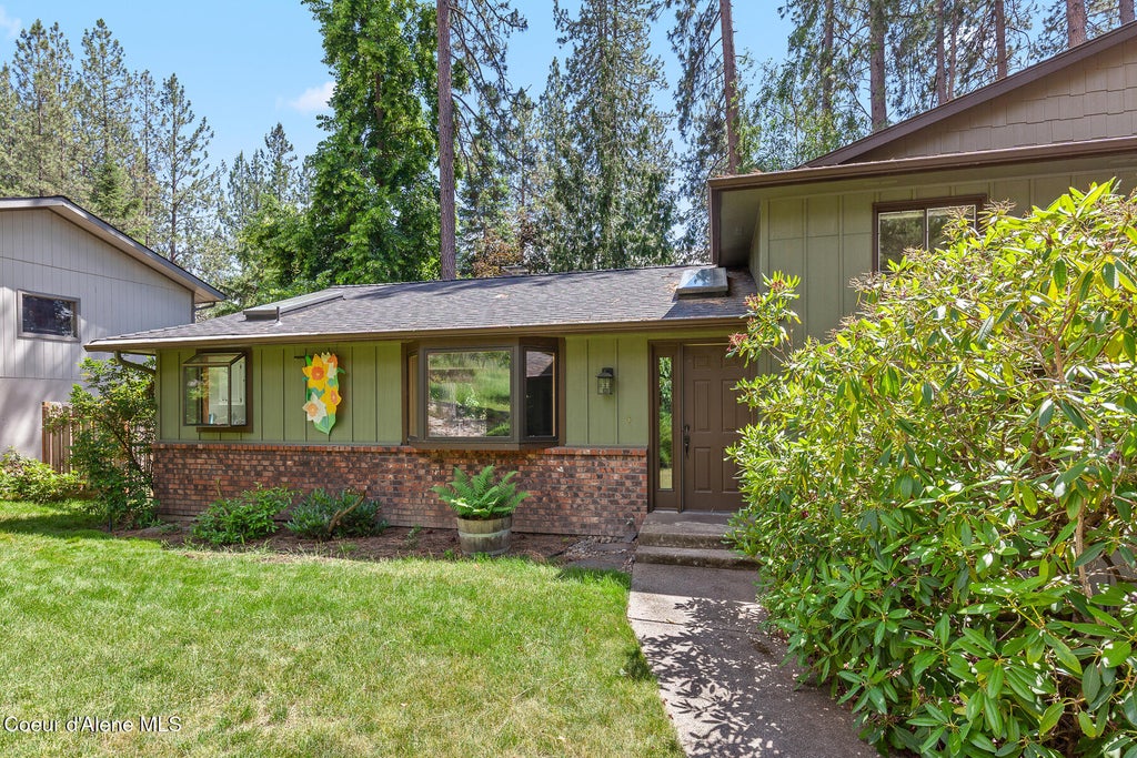 Photo of 2916 HARRISON AVE, Coeur dAlene, ID 83814 (MLS # 26-6332)