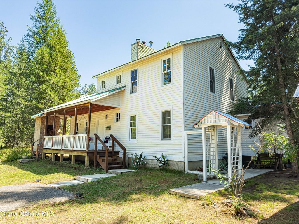 Photo of 631 Wolverine Rd, Moyie Springs, ID 83845 (MLS # 25-7942)