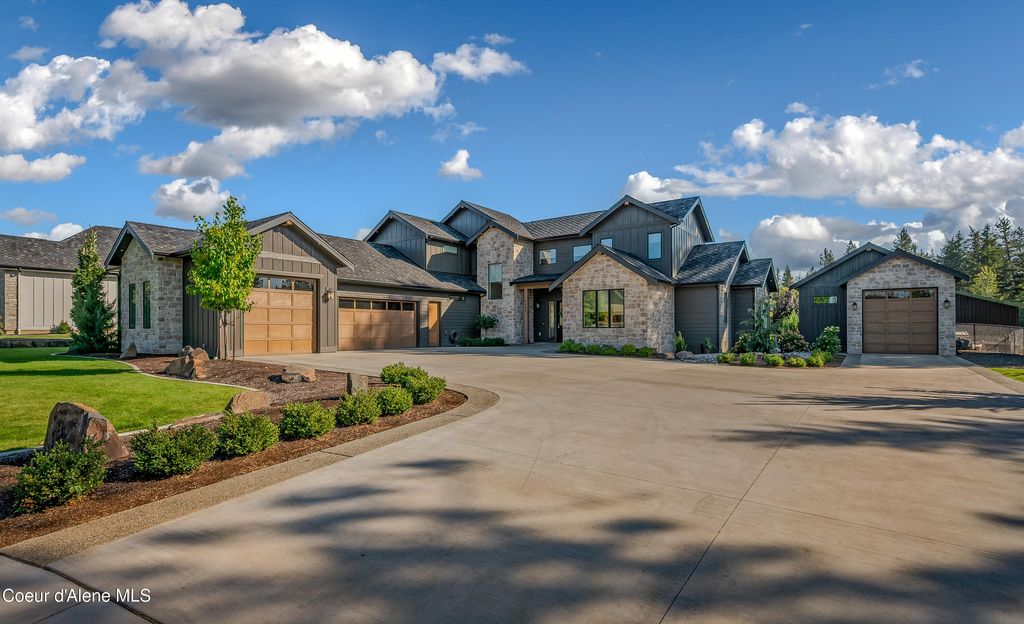 Photo of 1404 Bruin Loop, Hayden, ID 83835 (MLS # 26-1517)