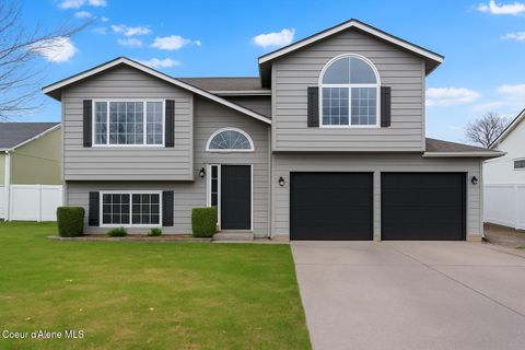 Photo of 1937 HAMPSON Ave, Coeur dAlene, ID 83815 (MLS # 25-11383)