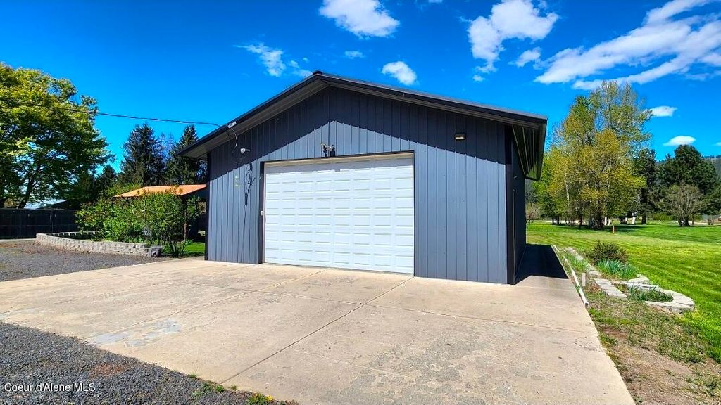 Photo of 874 Cottonwood DR, St. Maries, ID 83861 (MLS # 26-4944)