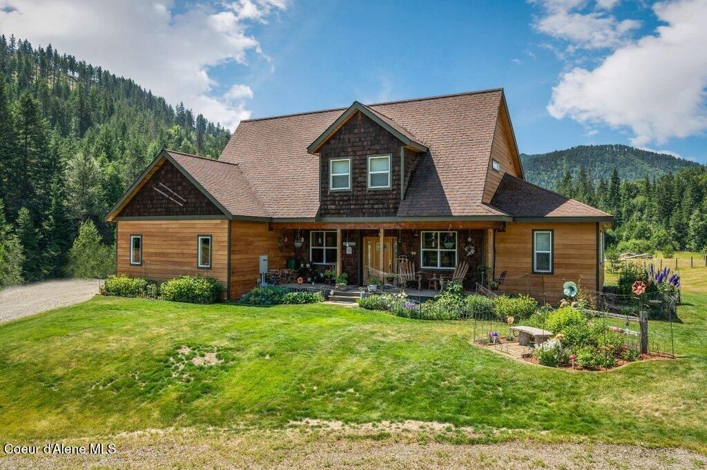 Photo of 88 Fenway Dr, Sagle, ID 83860 (MLS # 26-2318)