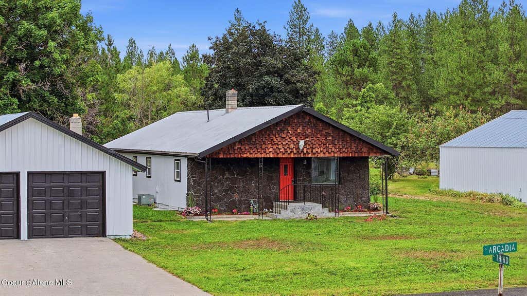 Photo of 228 Arcadia Ave, Deer Park, WA 99006 (MLS # 26-8776)