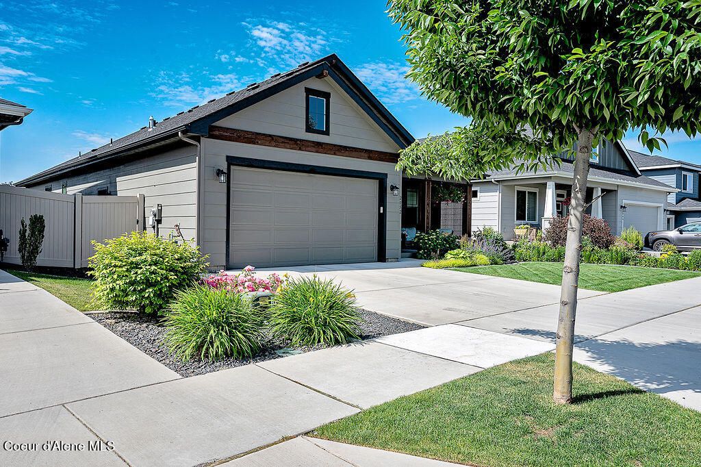 Photo of 2052 Bernard Dr, Coeur dAlene, ID 83815 (MLS # 26-5225)