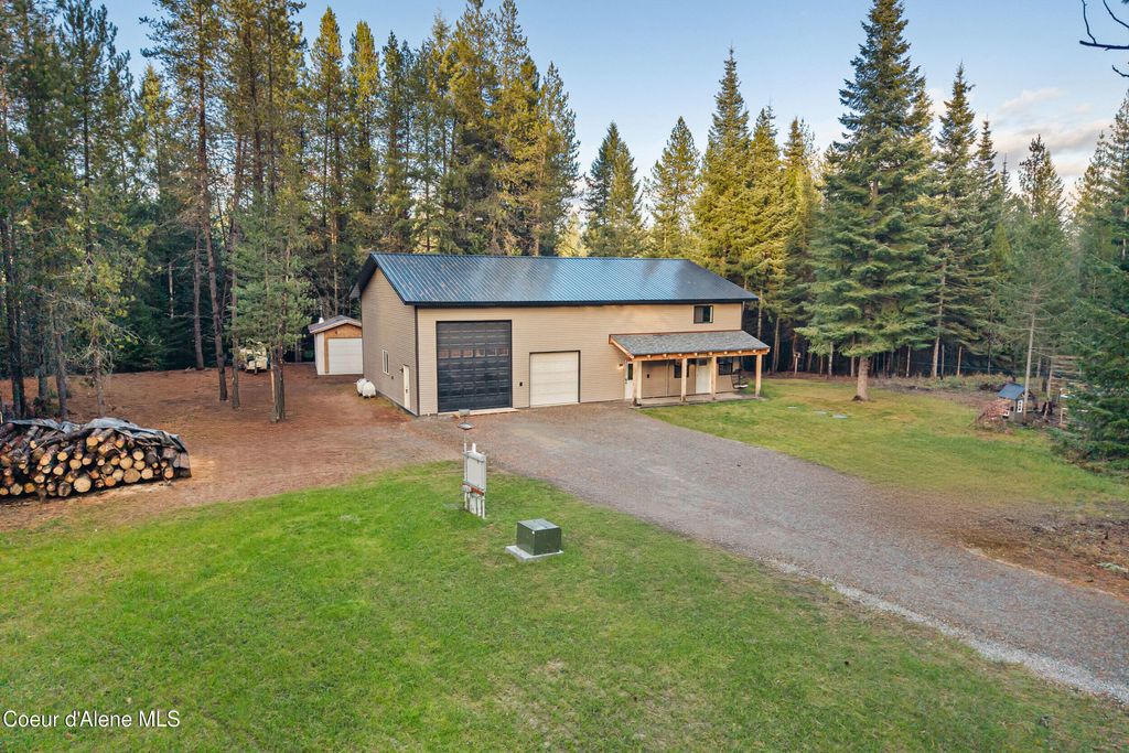 Photo of 171 Beaver Pond Trl, Priest River, ID 83856 (MLS # 25-9460)