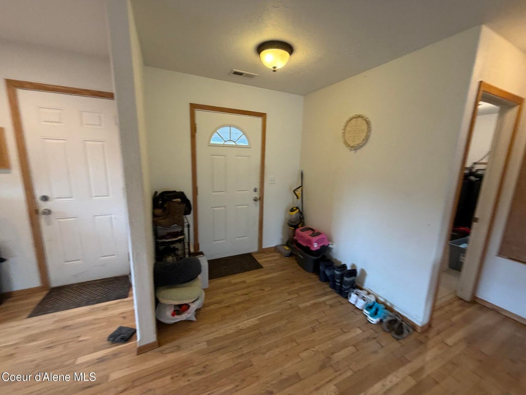 Photo of 698 Paradise Ln, Pinehurst, ID 83850 (MLS # 26-10514)