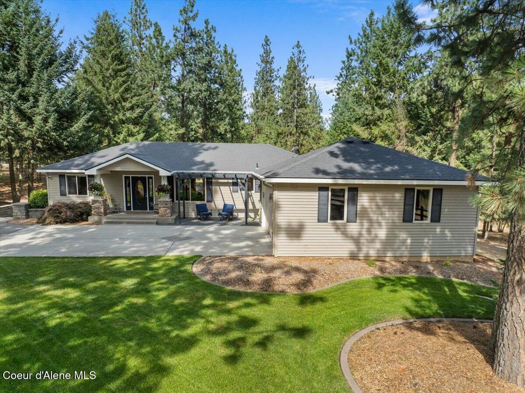 Photo of 6910 HARVARD Rd, Newman Lake, WA 99025 (MLS # 26-3769)