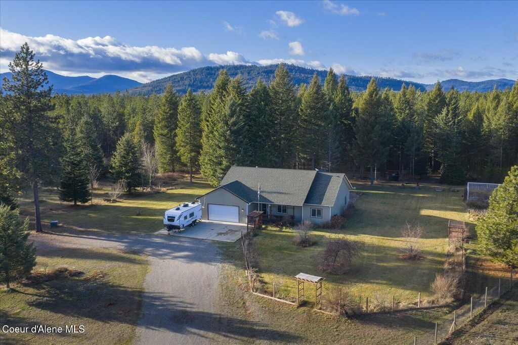 Photo of 4529 Diagonal Rd, Rathdrum, ID 83858 (MLS # 25-11599)