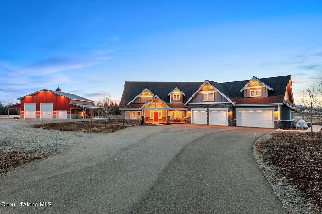 Photo of 12399 Meadow Wood Ln, Hayden, ID 83835 (MLS # 25-11557)