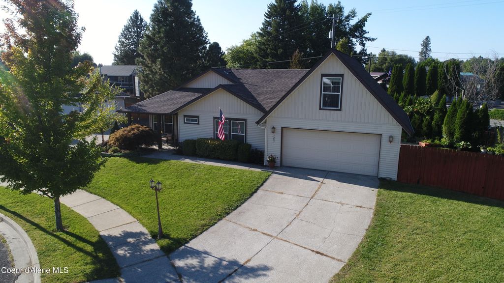 Photo of 1283 Center Green Green, Coeur dAlene, ID 83815 (MLS # 25-9609)