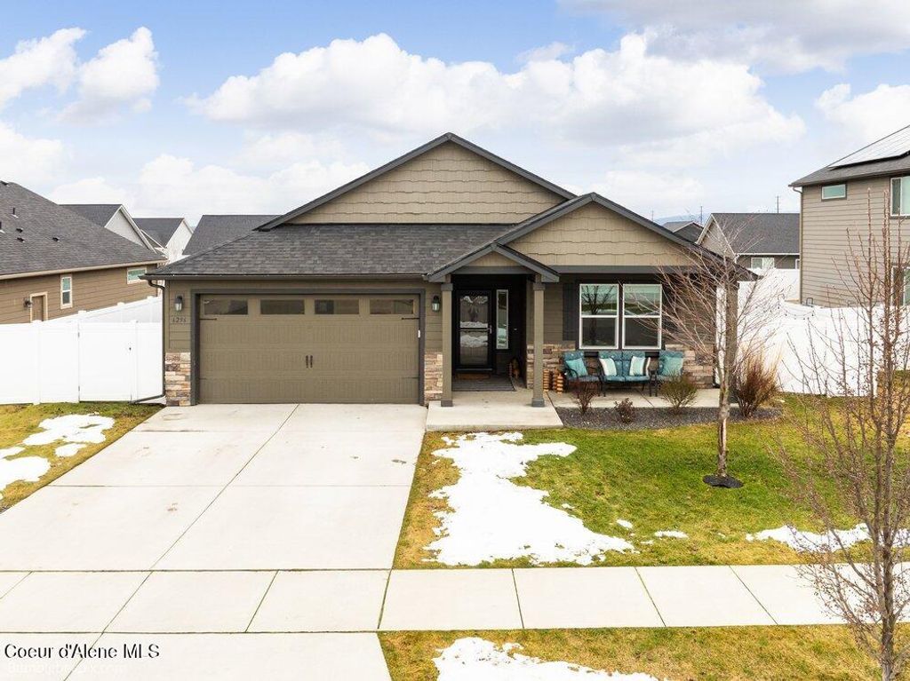 Photo of 6296 Irish Cir, Rathdrum, ID 83858 (MLS # 26-581)