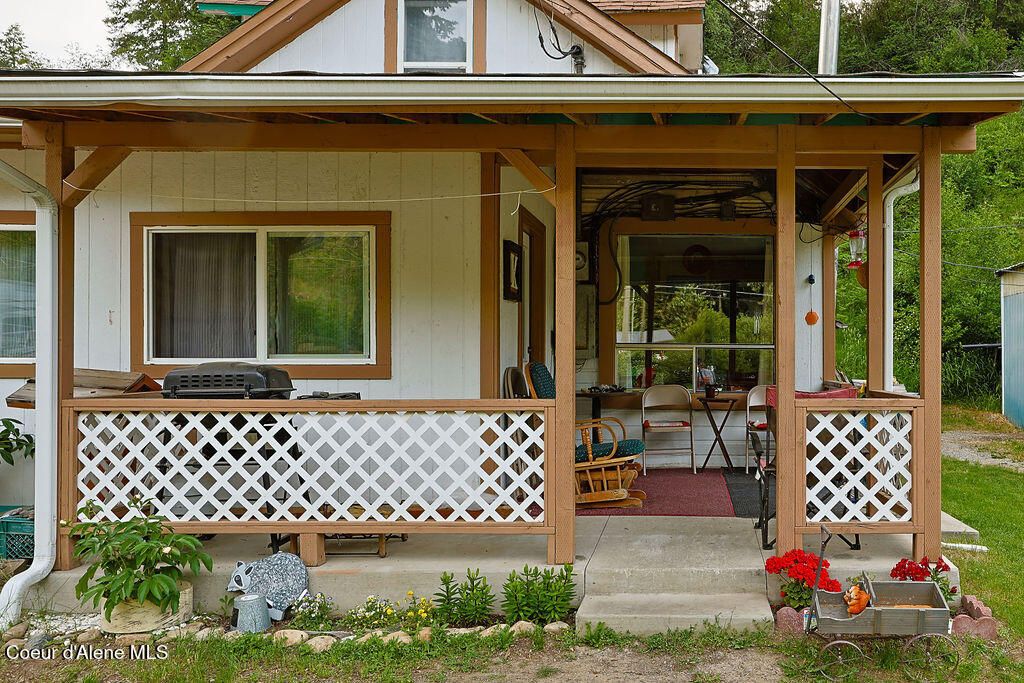 Photo of 164 Fork Pine Creek, Pinehurst, ID 83850 (MLS # 25-6218)