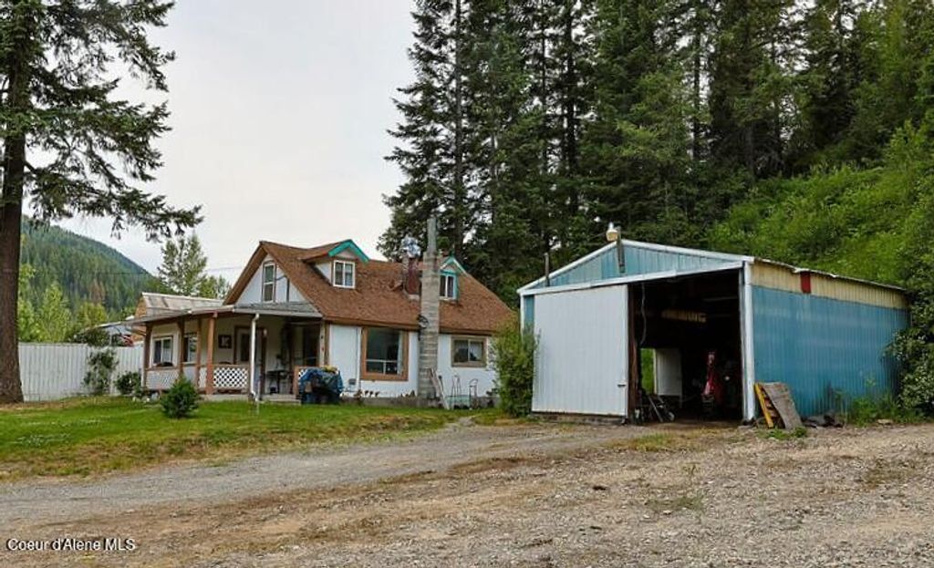 Photo of 164 Fork Pine Creek, Pinehurst, ID 83850 (MLS # 25-6218)
