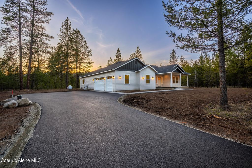 Photo of 150 Atlanta Way, Spirit Lake, ID 83869 (MLS # 26-442)