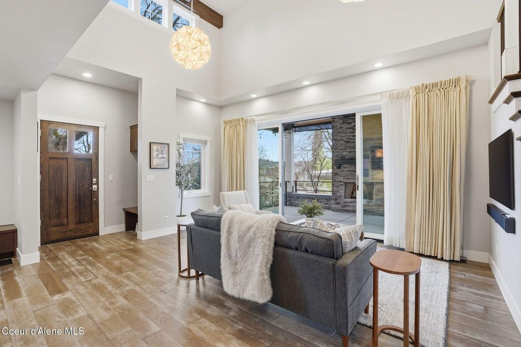 Photo of 511 Coeur D Alene Ave, Coeur dAlene, ID 83814 (MLS # 26-2484)