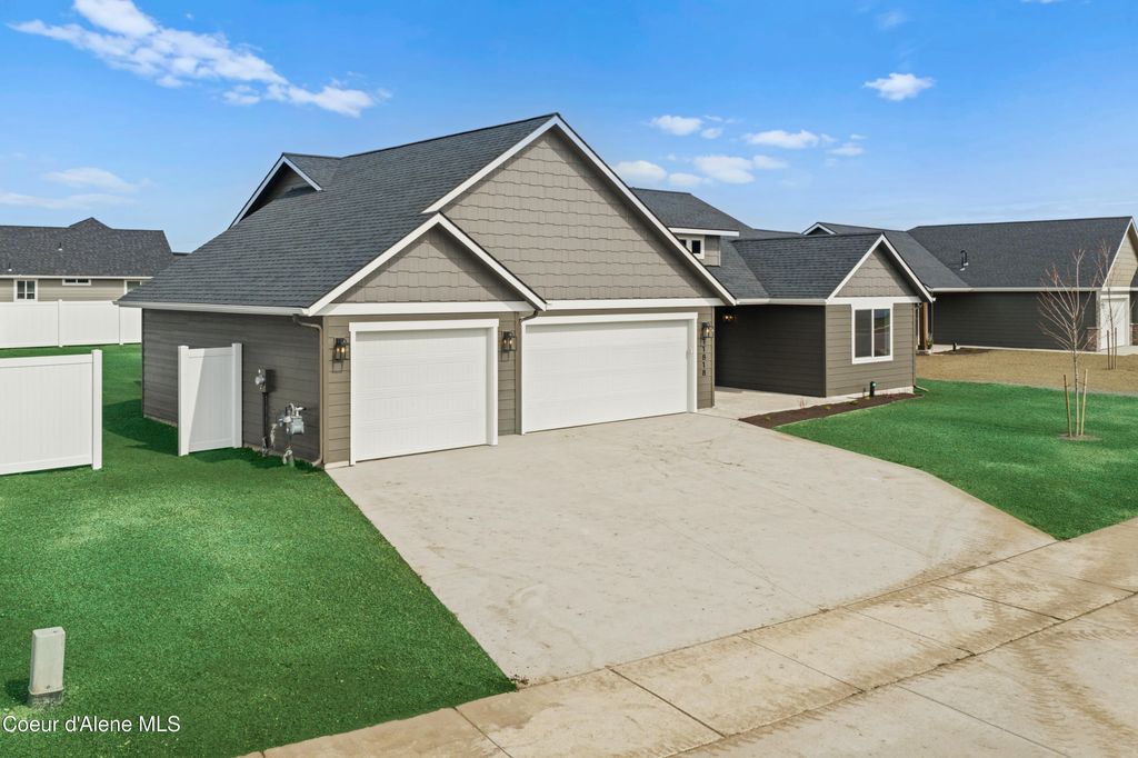 Photo of 11699 SIMMONS LN, Rathdrum, ID 83858 (MLS # 26-4546)