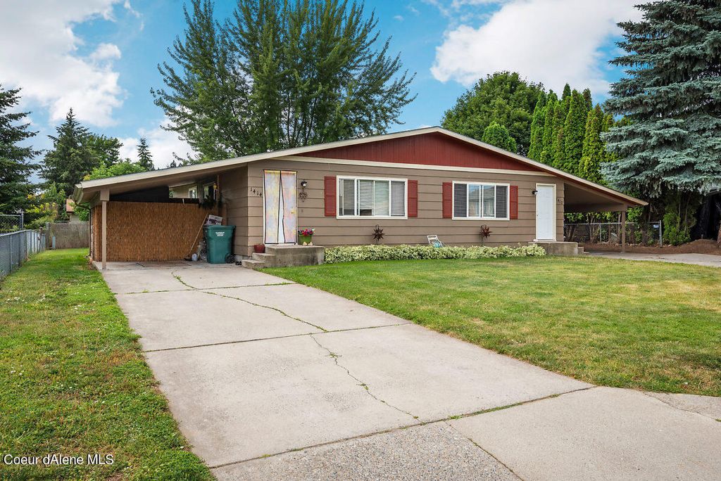 Photo of 1412 E Randle Ave, Coeur dAlene, ID 83814 (MLS # 23-7615)