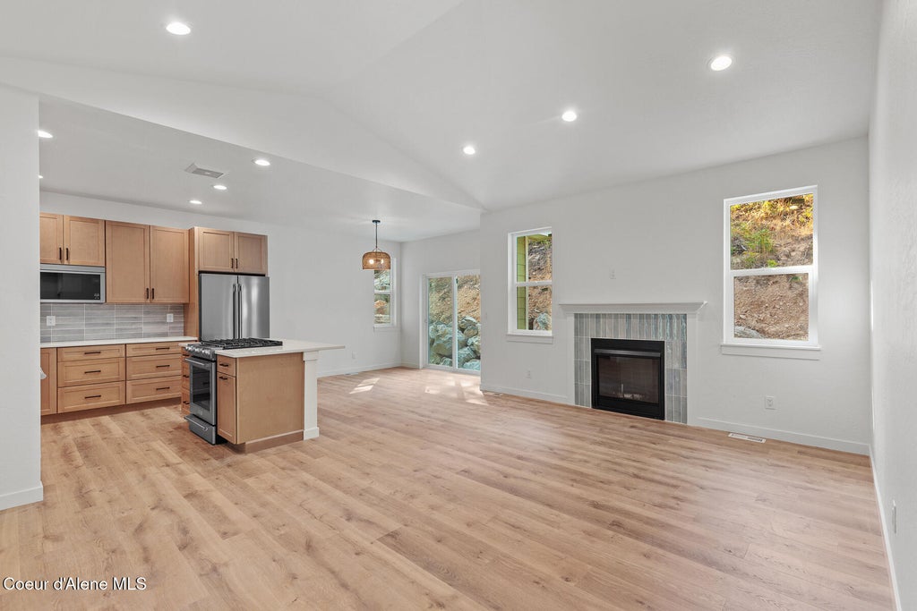 Photo of 106 Memory, Pinehurst, ID 83850 (MLS # 26-8463)