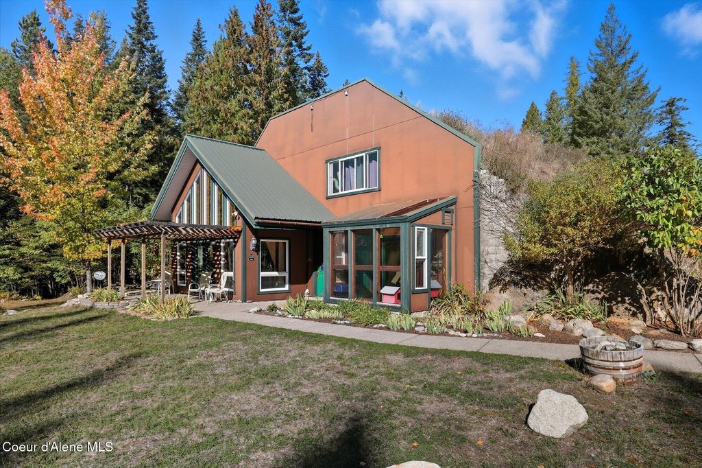 Photo of 347 Homestead Loop, Sandpoint, ID 83864 (MLS # 25-10358)