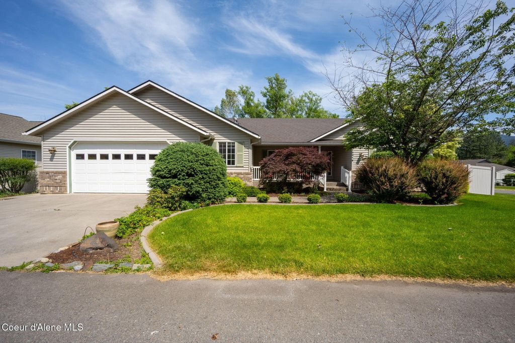 Photo of 10016 ZACK Ct, Hayden, ID 83835 (MLS # 25-9850)
